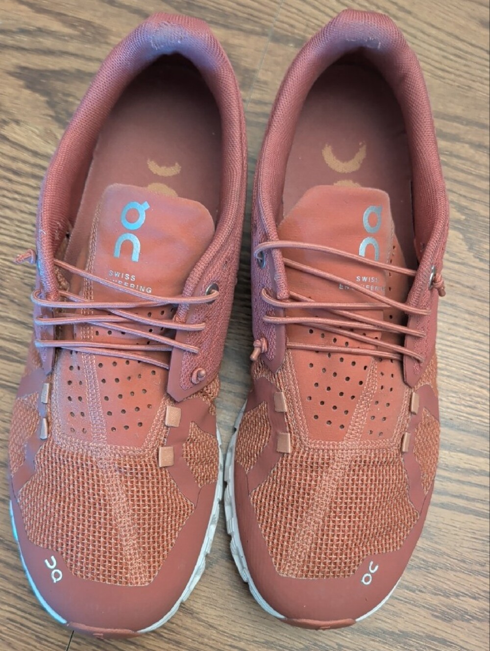 On Cloud Running Shoes Size 10 - Picture 5 of 8